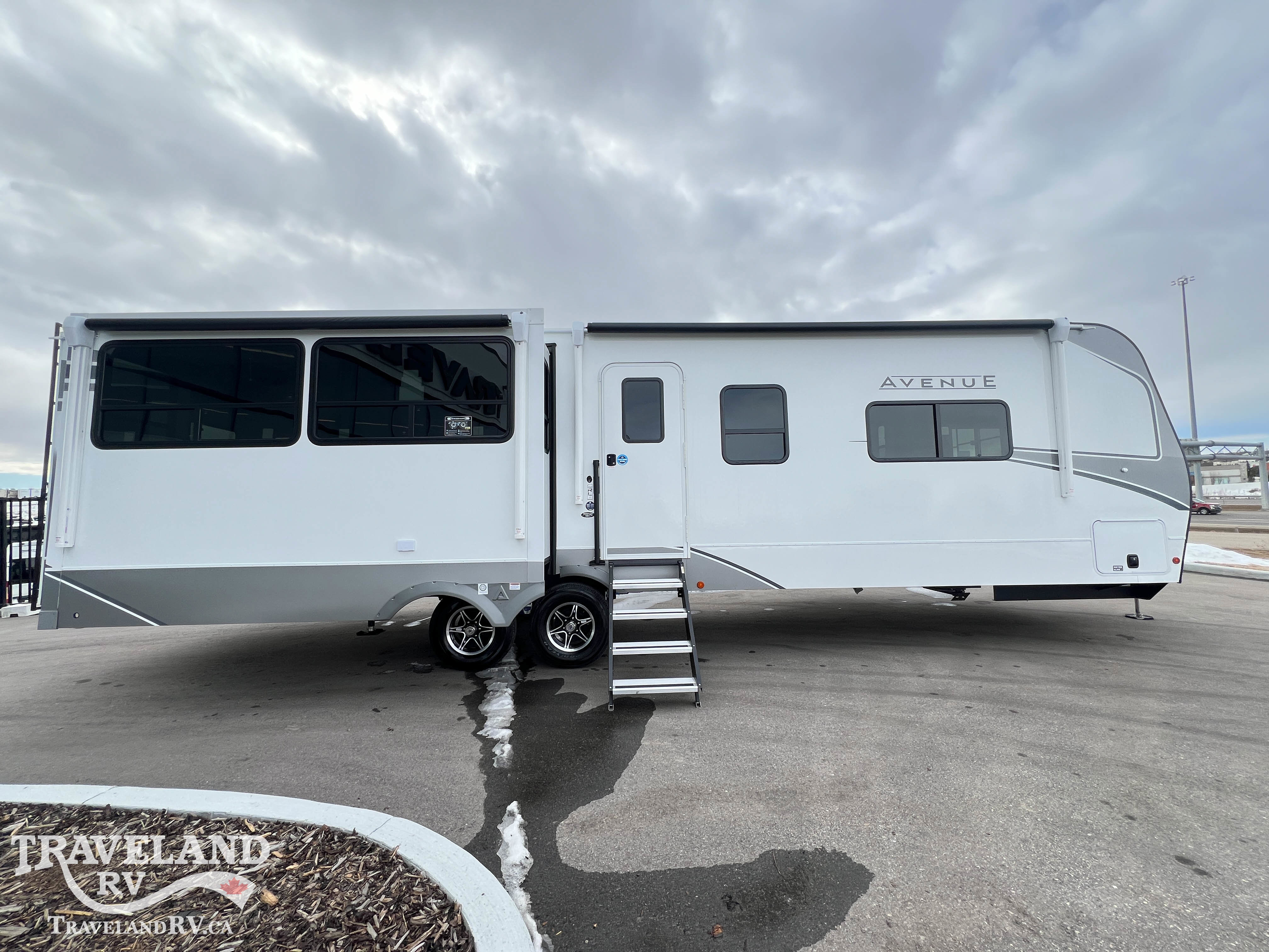 2026 Alliance RV AVENUE 332RL - Image 9