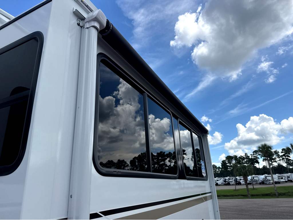 2027 JAYCO EAGLE 29RLC - Image 5
