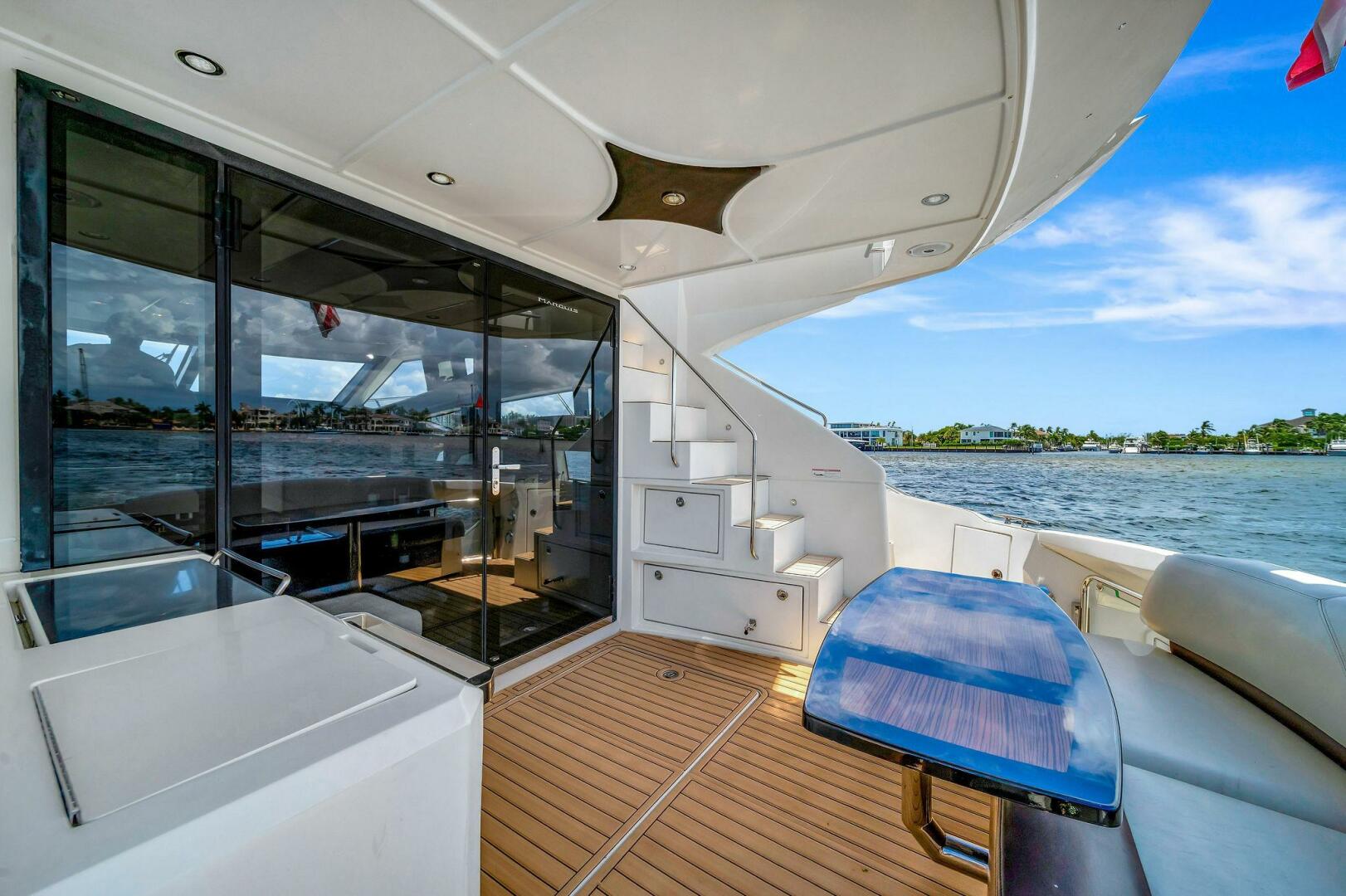 2011 Marquis - Image 15
