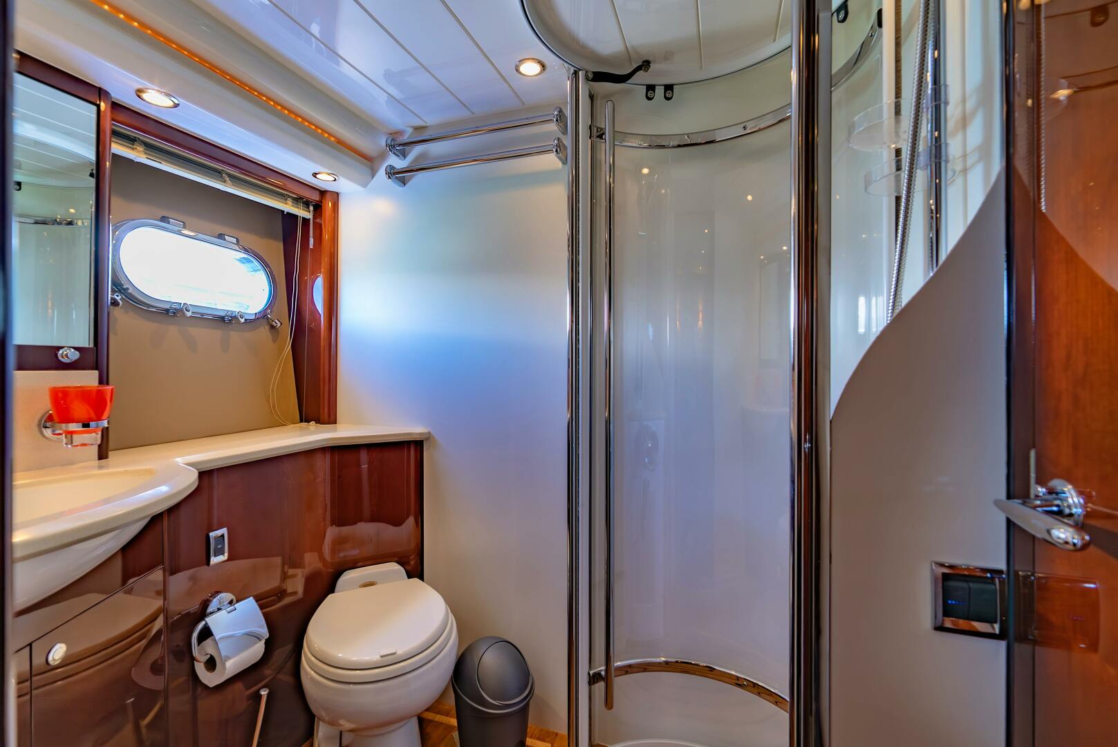 2006 Princess Yachts - Image 25