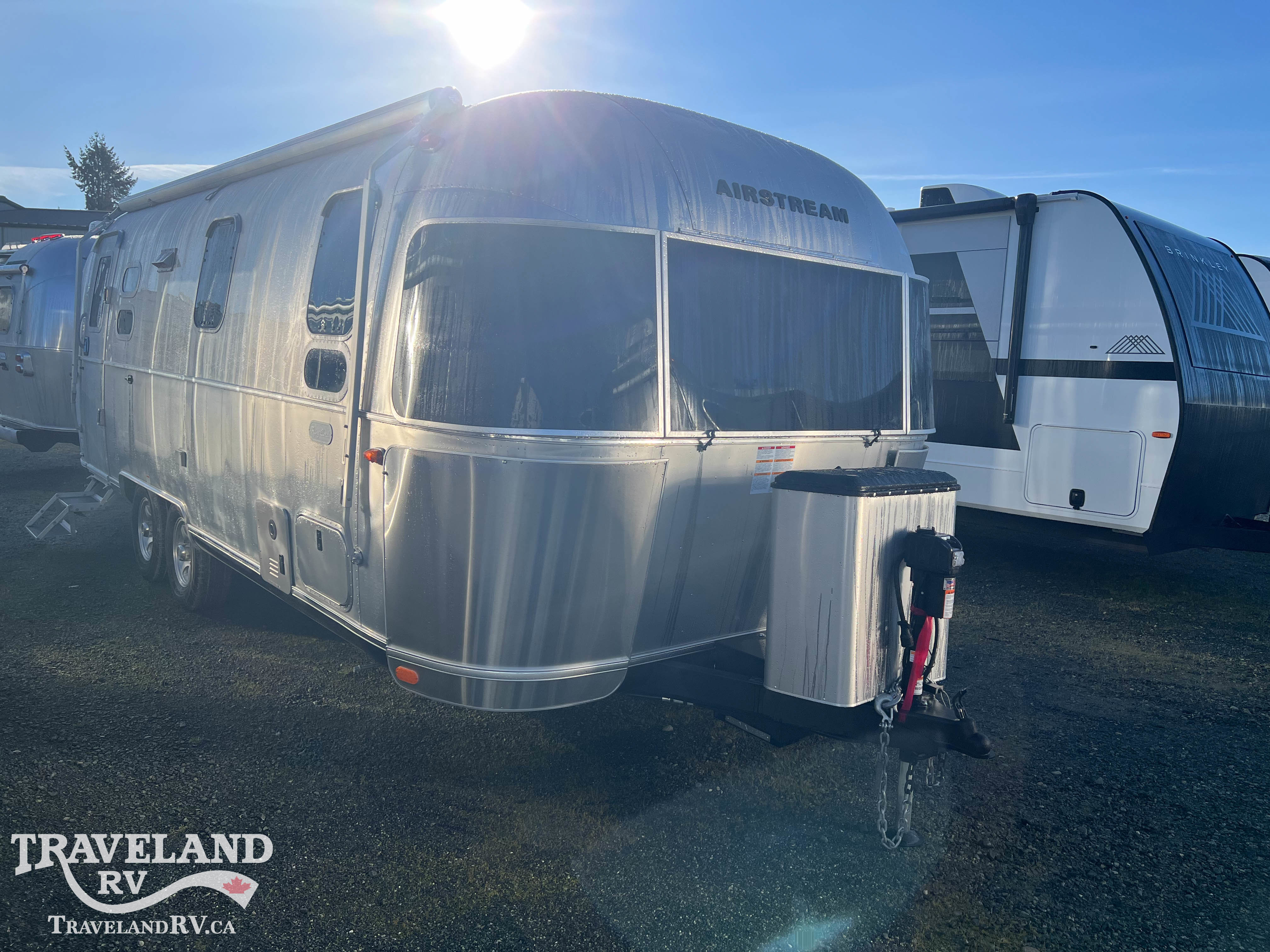 2026 Airstream Flying Cloud 23FBQ - Image 1