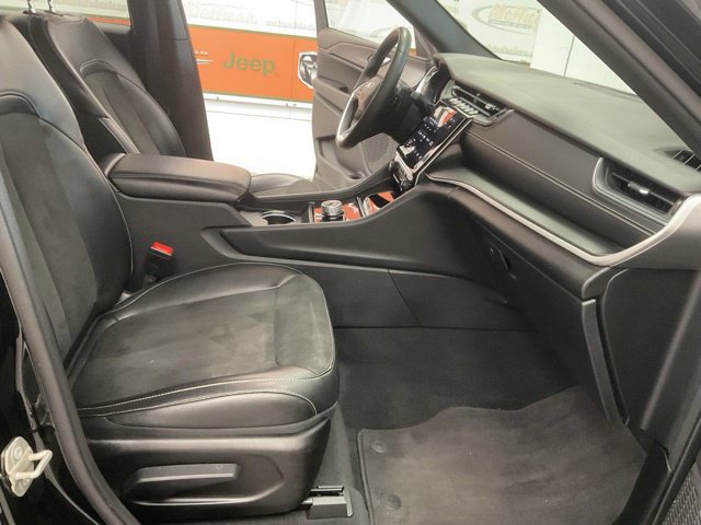 2023 Jeep Grand Cherokee L Utility 4D Altitude 4WD - Image 33