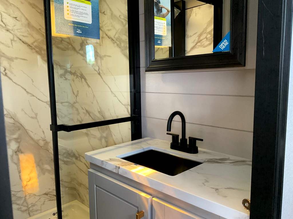 2027 JAYCO NORTH POINT 310RLTS - Image 22