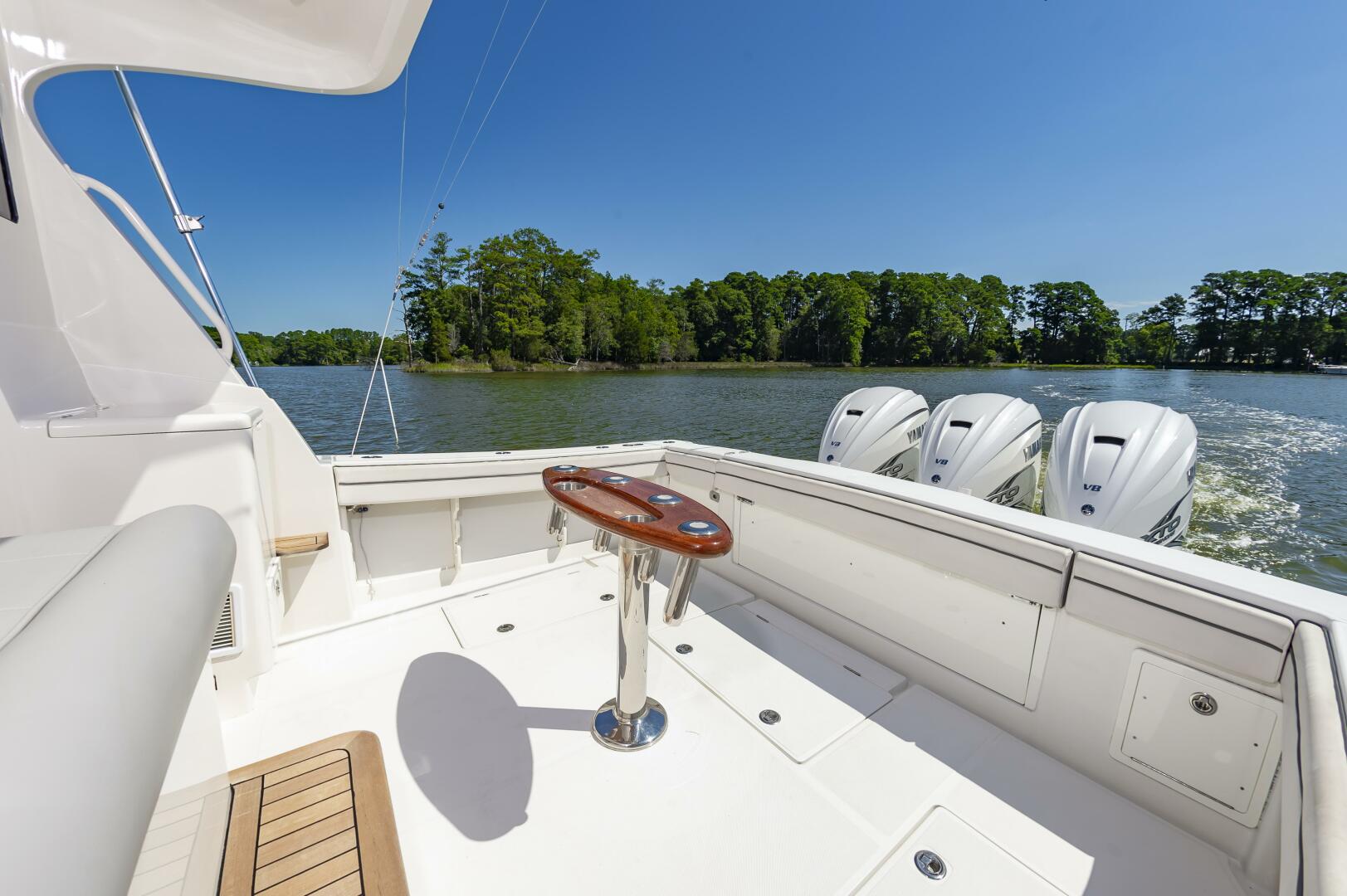 2014 Jupiter 41 Sport Bridge - Image 11