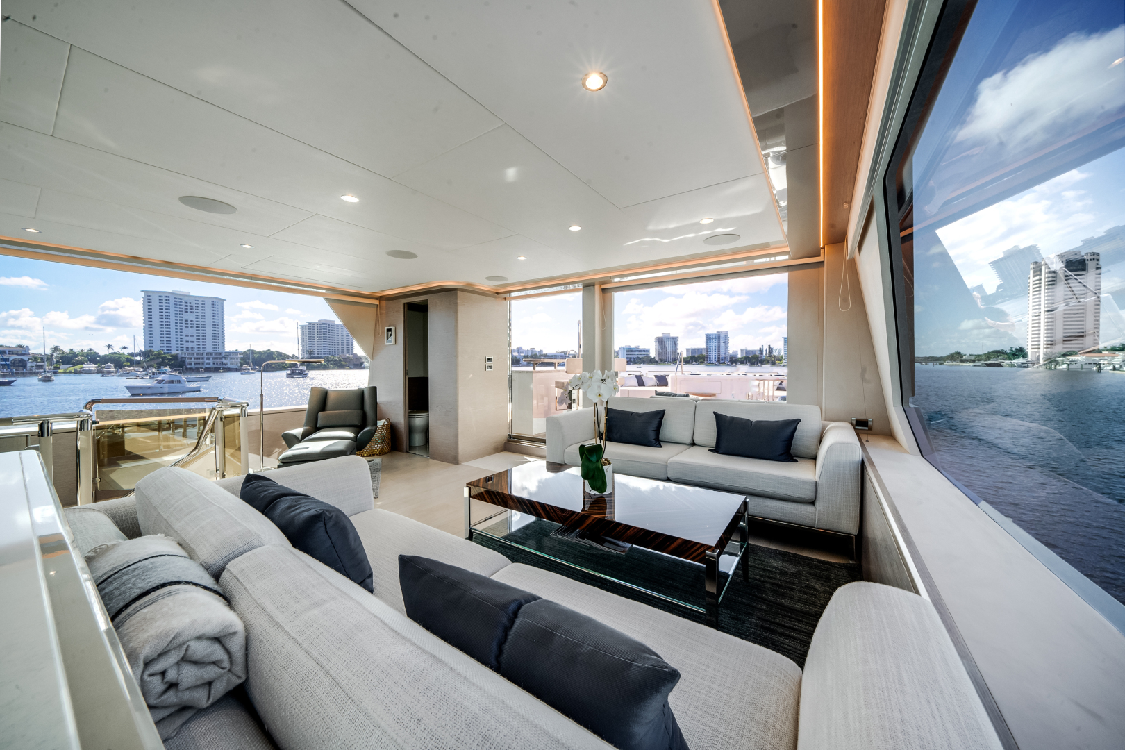 2022 Ocean Alexander 32L - Image 64