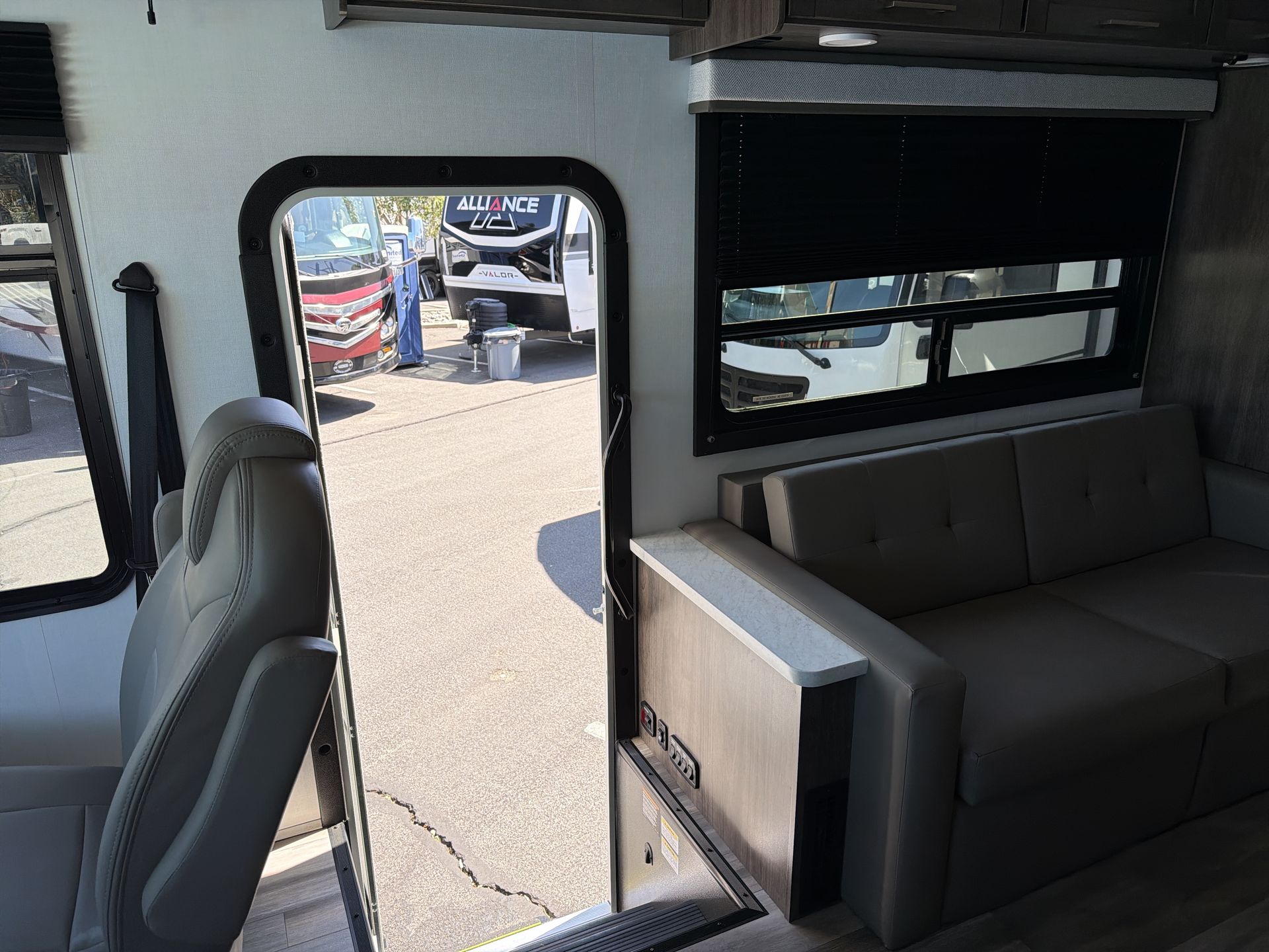 2026 Entegra Coach Vision SE 27ASE - Image 24