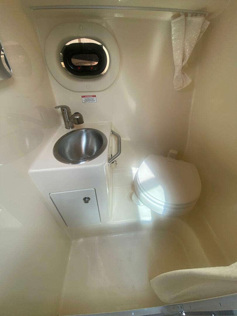 2018 Sea Ray 260 Sundancer - Image 33