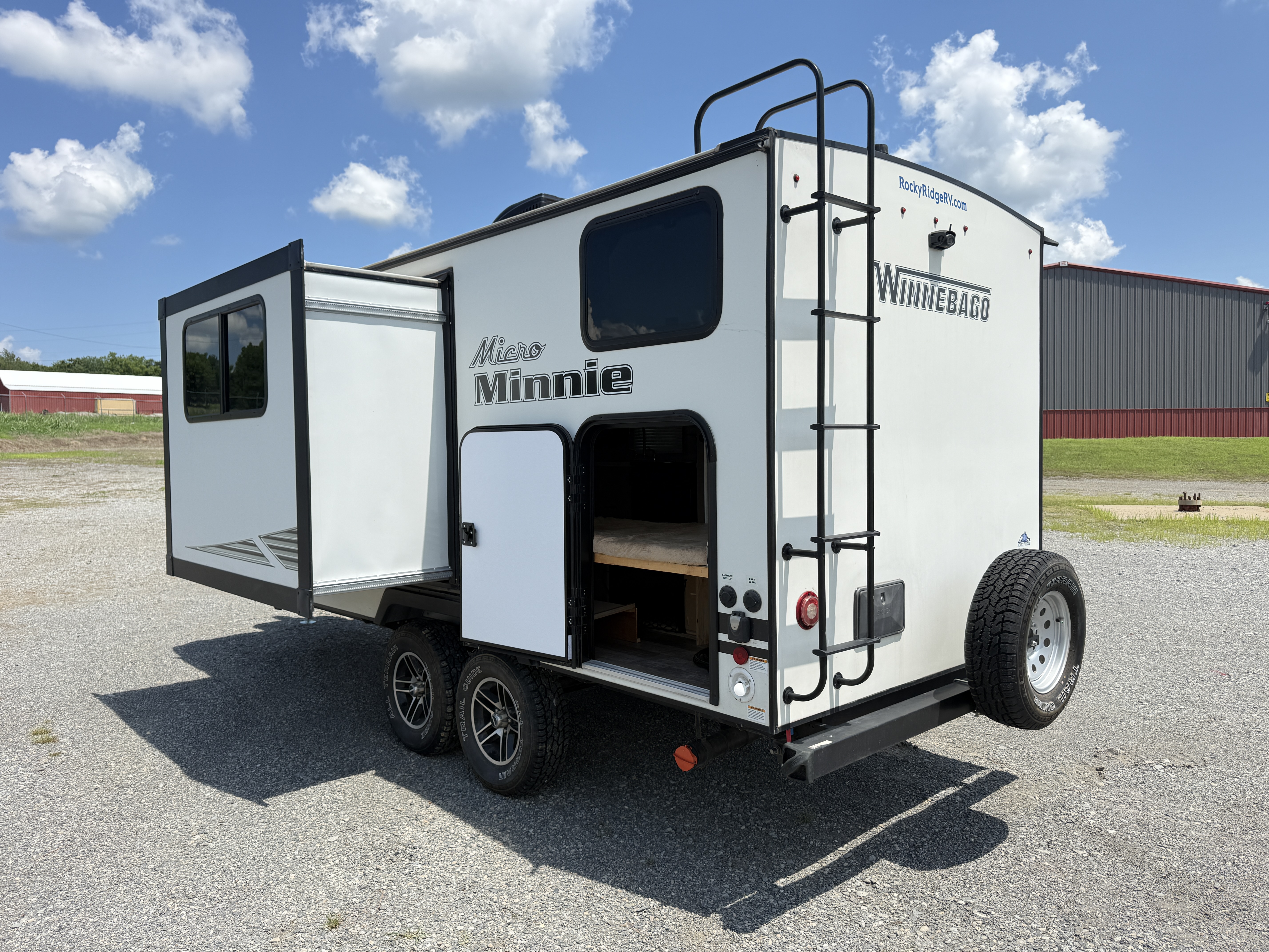 2021 Winnebago Micro Minnie 2100BH - Image 7