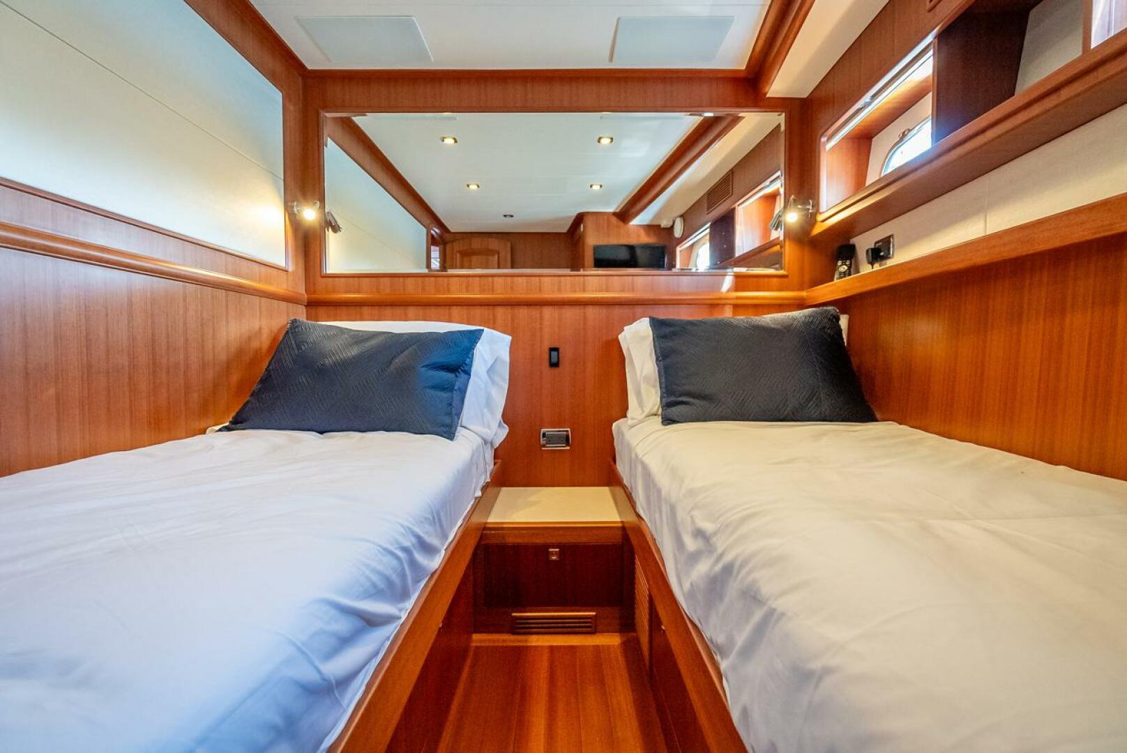 2022 Hampton 658l Endurance - Image 35