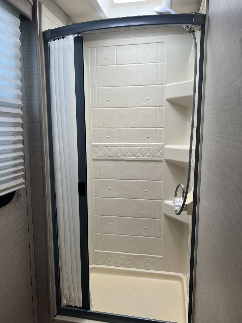 2018 Jayco Melbourne Prestige 24LP - Image 12