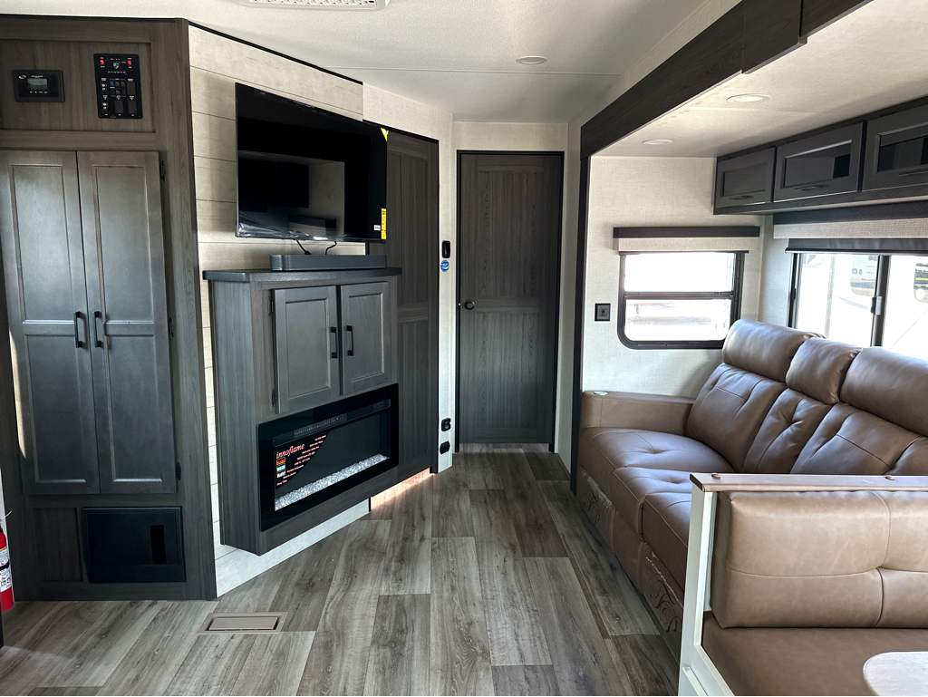 2026 VENTURE RV SPORTTREK 251VFK - Image 14