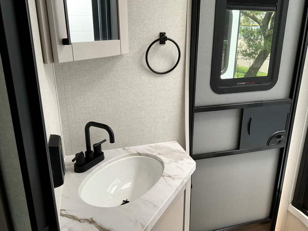 2026 JAYCO Jay Feather 29 BHB - Image 25