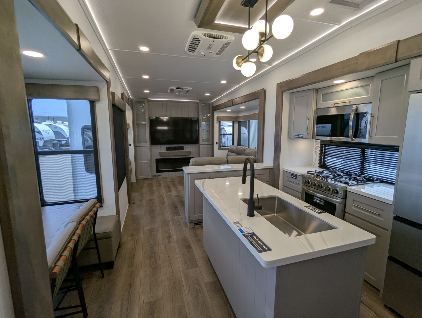 2025 Alliance RV Paradigm