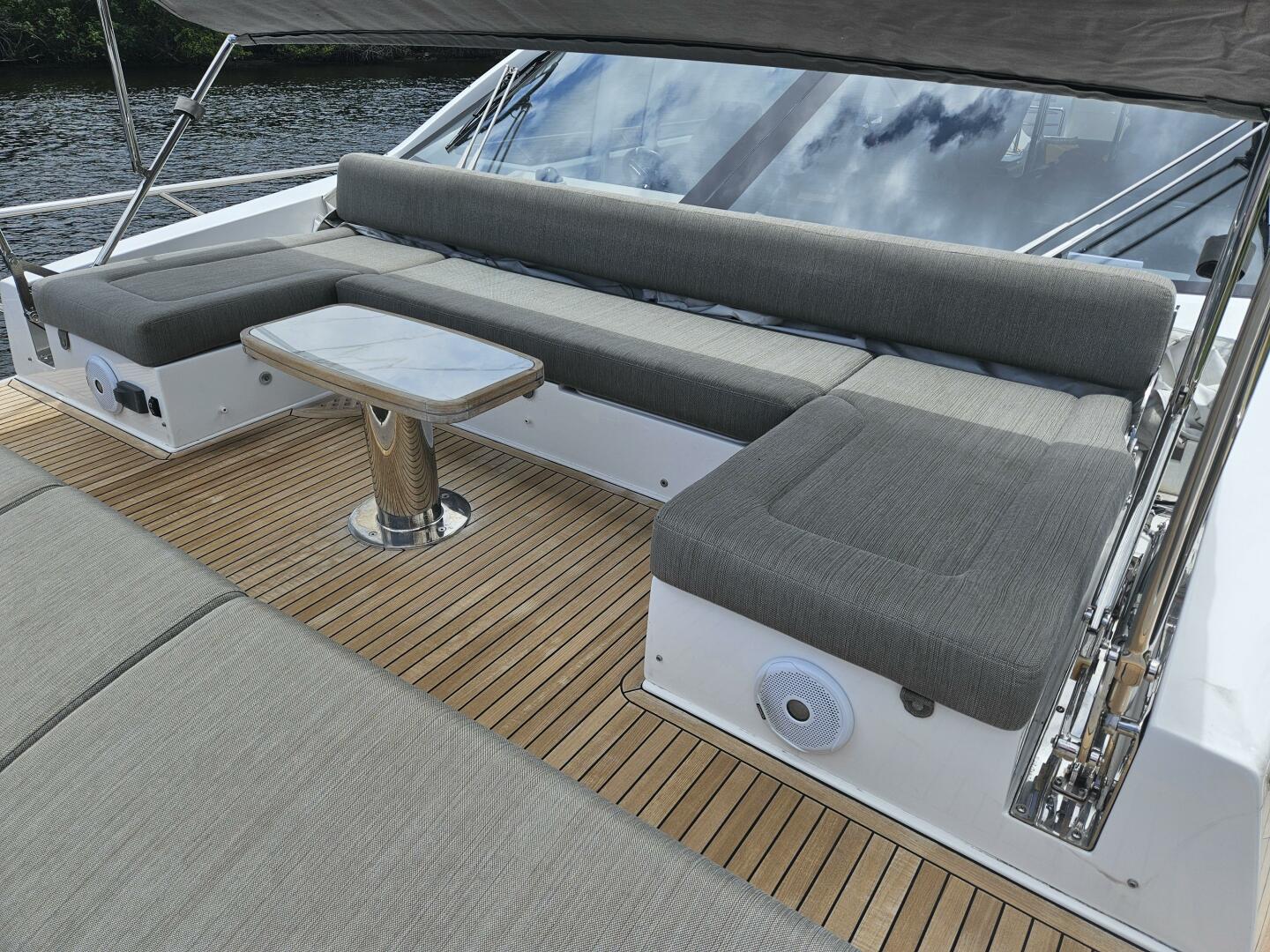 2022 Azimut 66 - Image 16