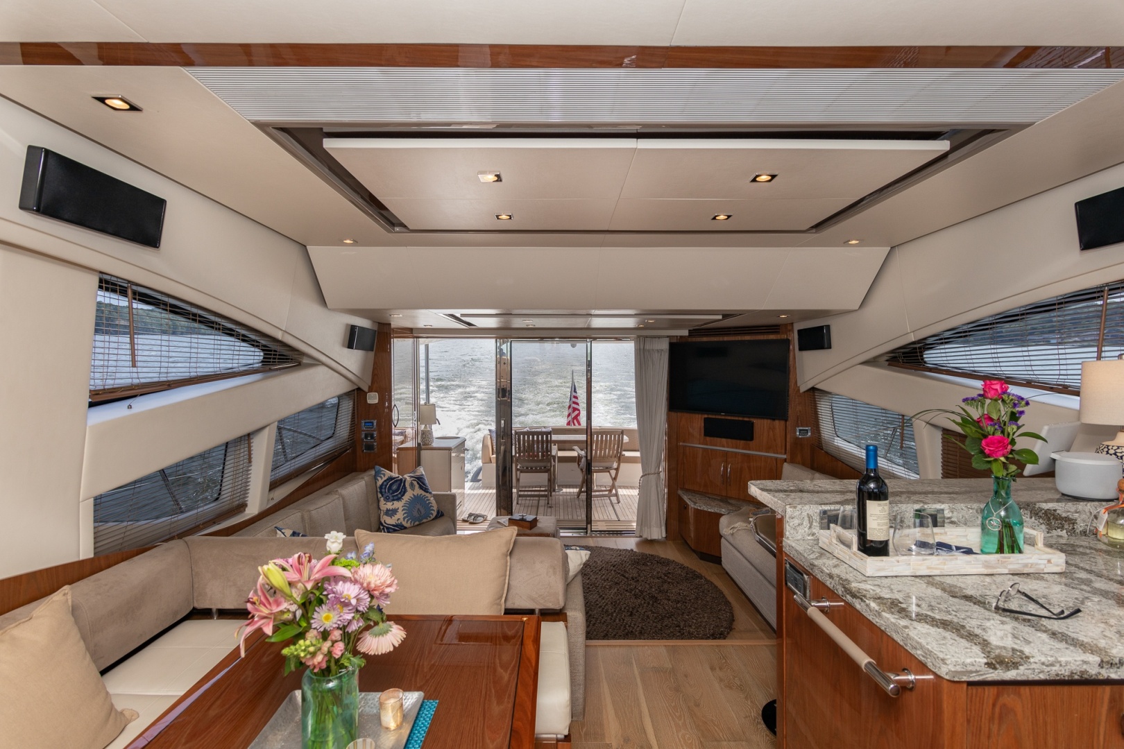 2018 Sea Ray L650 FLY - Image 17