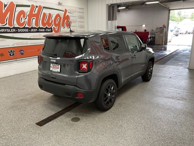 2023 Jeep Renegade Utility 4D Latitude 4WD - Image 7