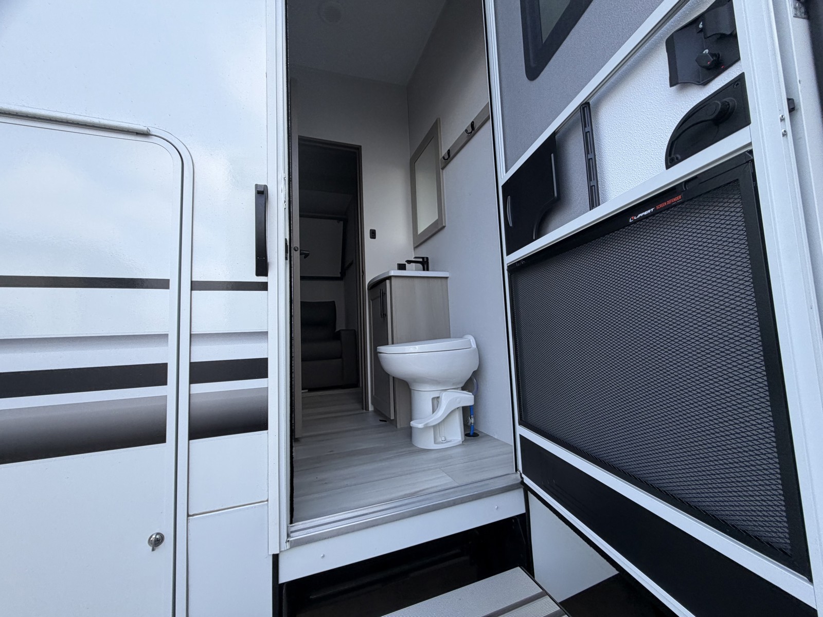 2026 GRAND DESIGN 3704BH - Image 10