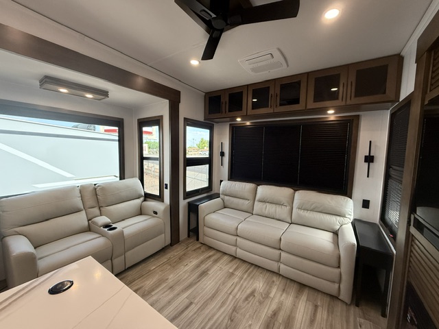 2027 Keystone Montana 3100RL - Image 10
