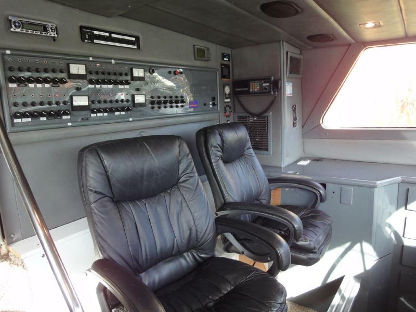 1990 Inace Expedition 88 - Image 12