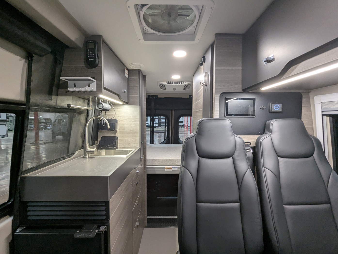 2025 Entegra Coach Launch 19Y - Image 26