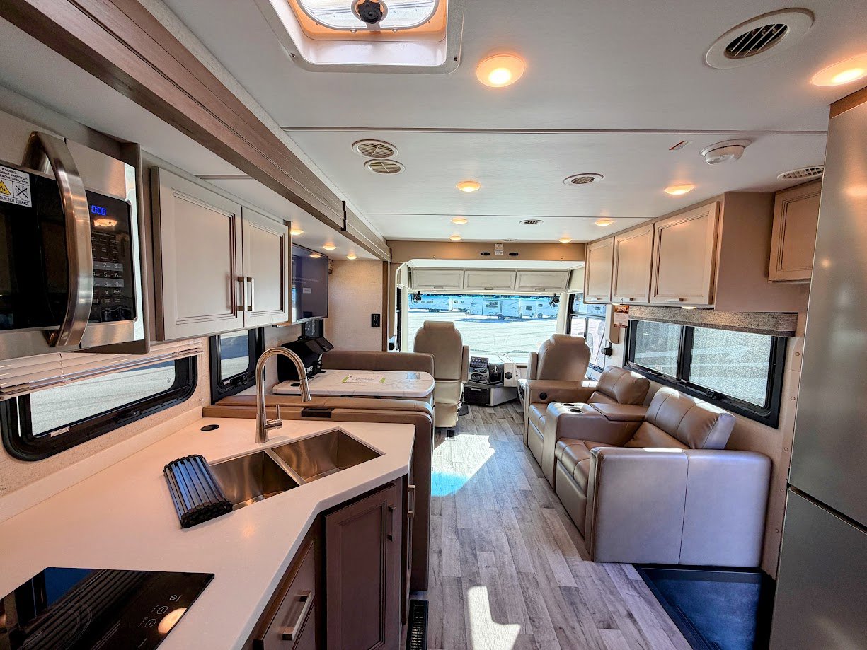 2026 THOR MOTOR COACH PALAZZO 33.5 - Image 58