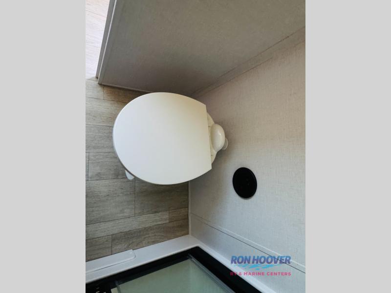 2025 FOREST RIVER WILDWOOD 42VERANDA - Image 37