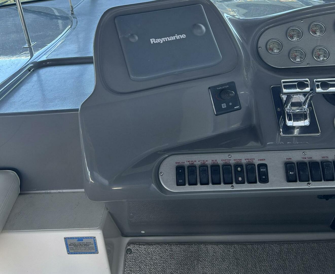 2006 Cruisers Yachts 370 Express - Image 10