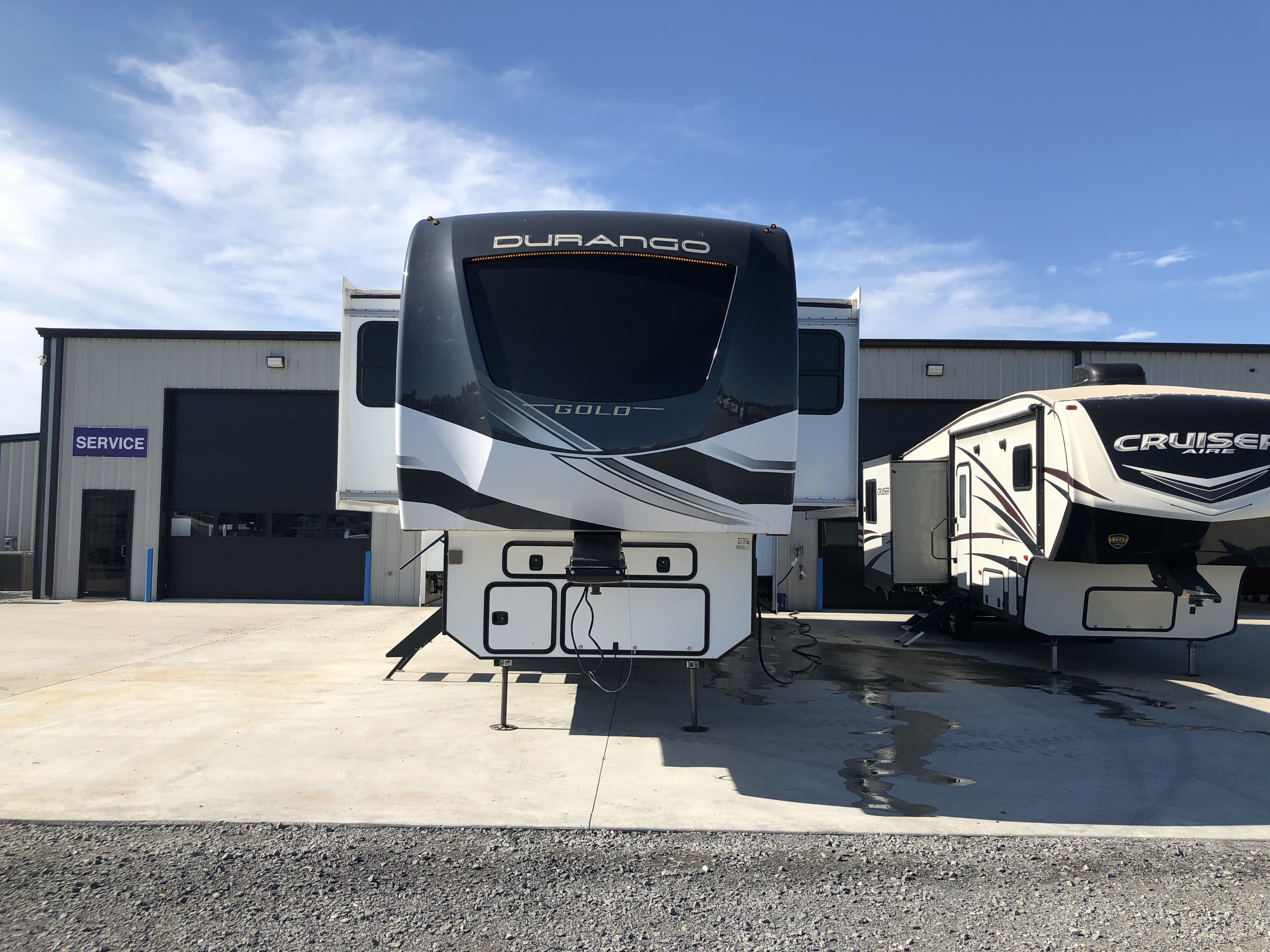 2024 KZ RV Durango Gold G386FLF - Image 2