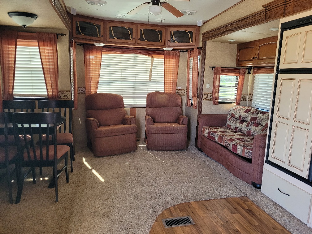 2011 Heartland Big Country BC 3250TS - Image 5