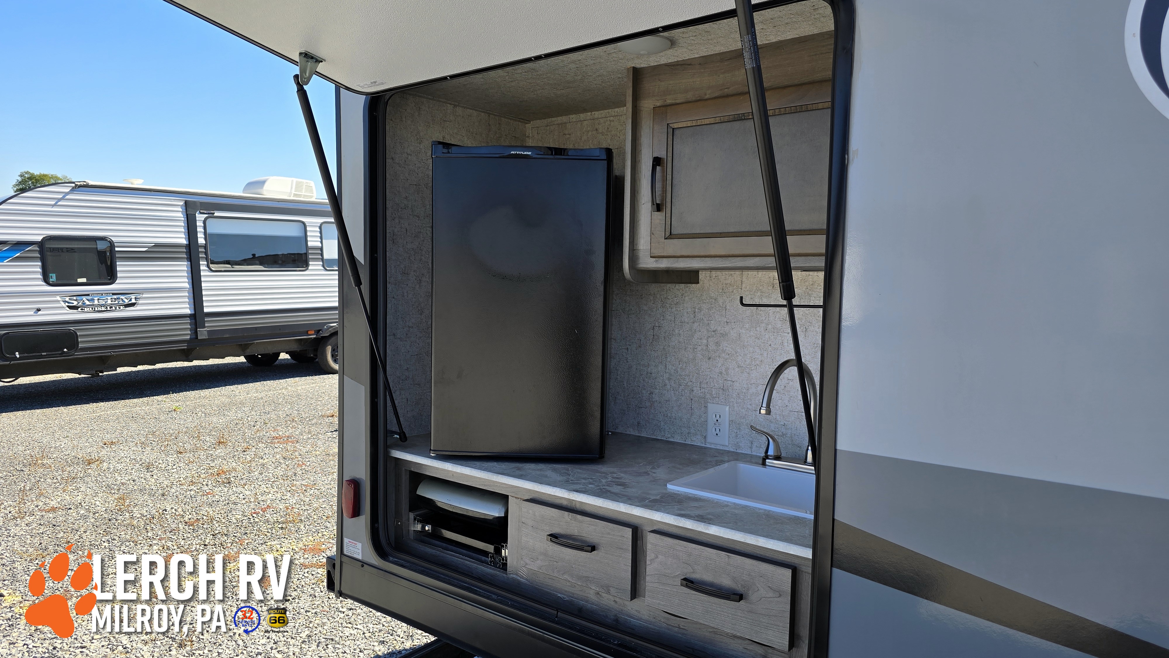2019 FOREST RIVER APEX 300BHS - Image 7