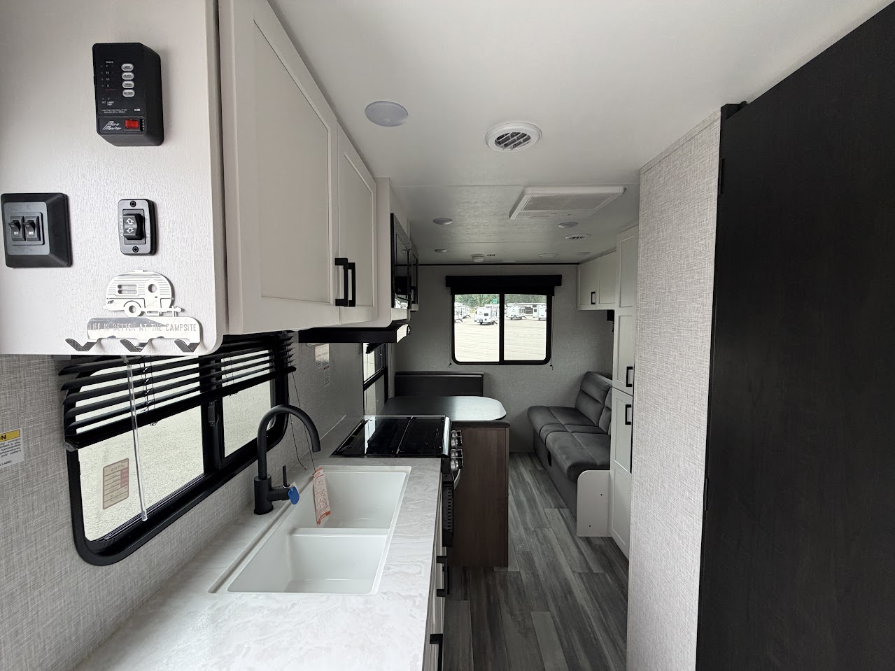2025 Jayco Jay Flight SLX 210QB - Image 6