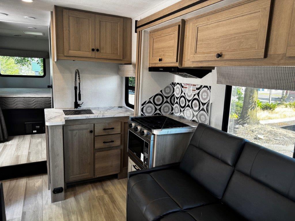 2026 Forest River Sunseeker LE 2750SLE - Image 14