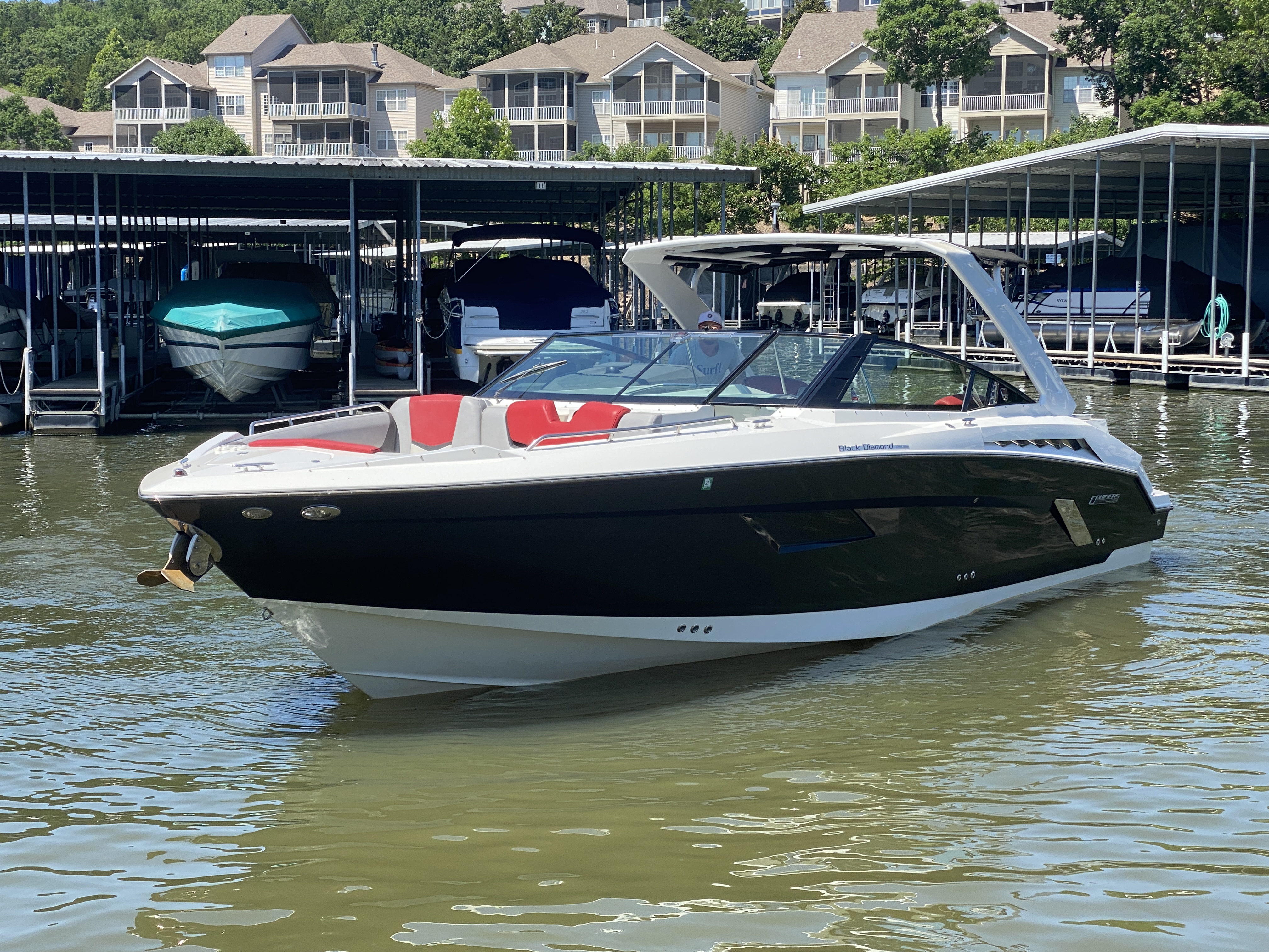 2014 Cruisers Sport Series 328 Black Diamond Edition - Image 3
