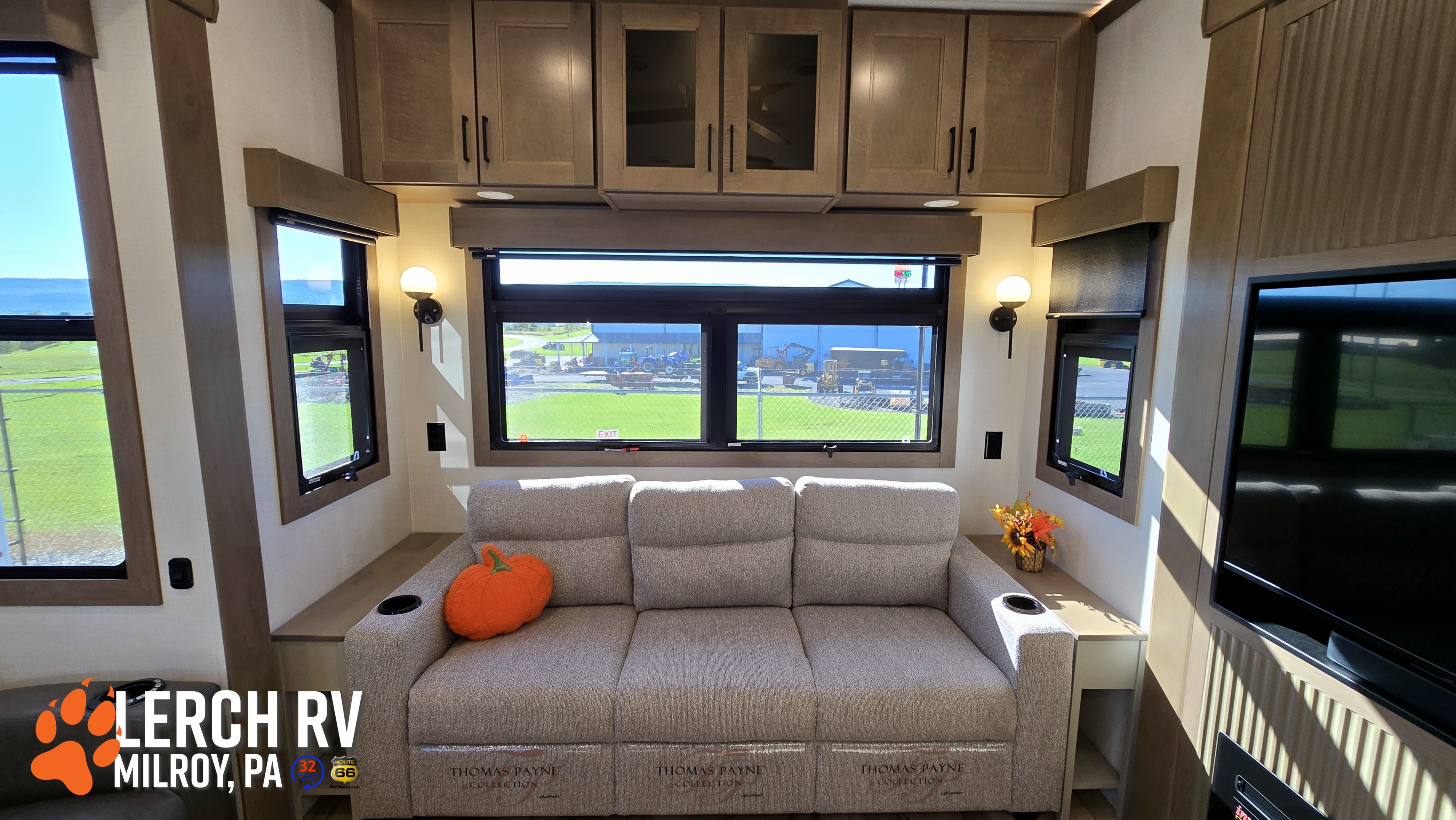 2027 KZ RV Durango Gold G310RLQ - Image 23