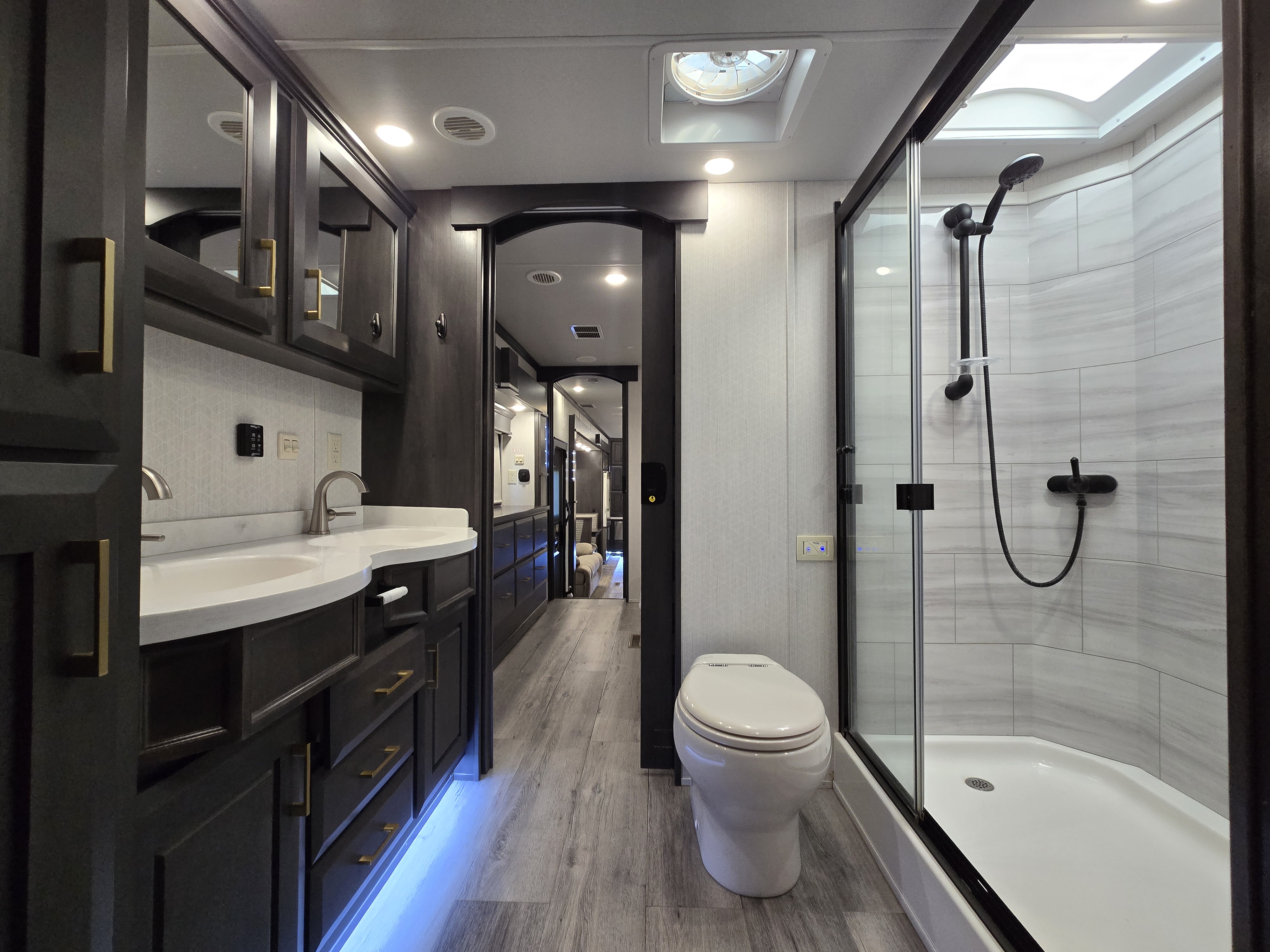 2021 DRV Mobile Suites 41RKDB - Image 24