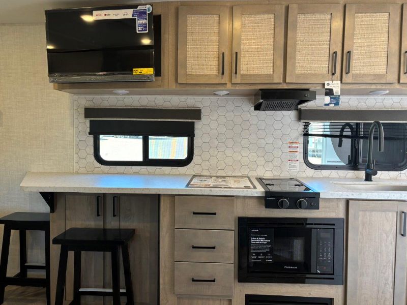 2026 Ember RV E-Series 21FBE - Image 16