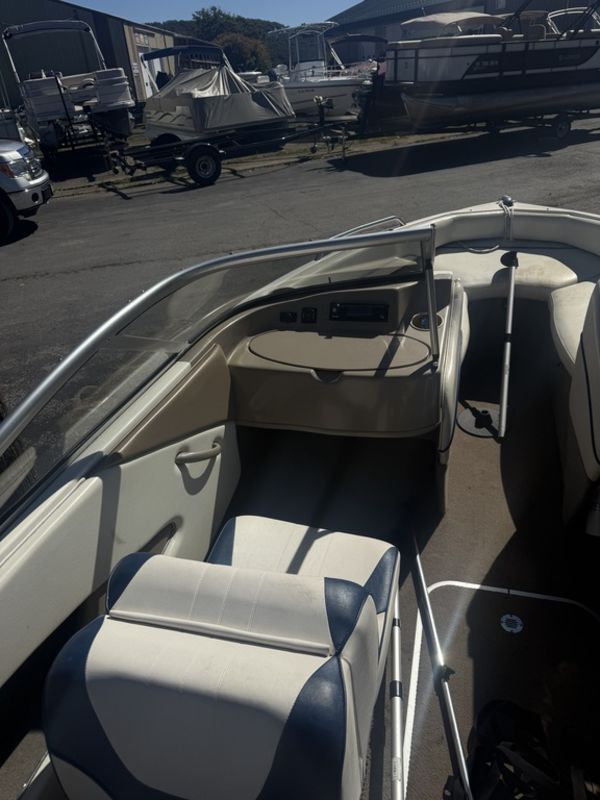 2005 Bayliner 195 - Image 6