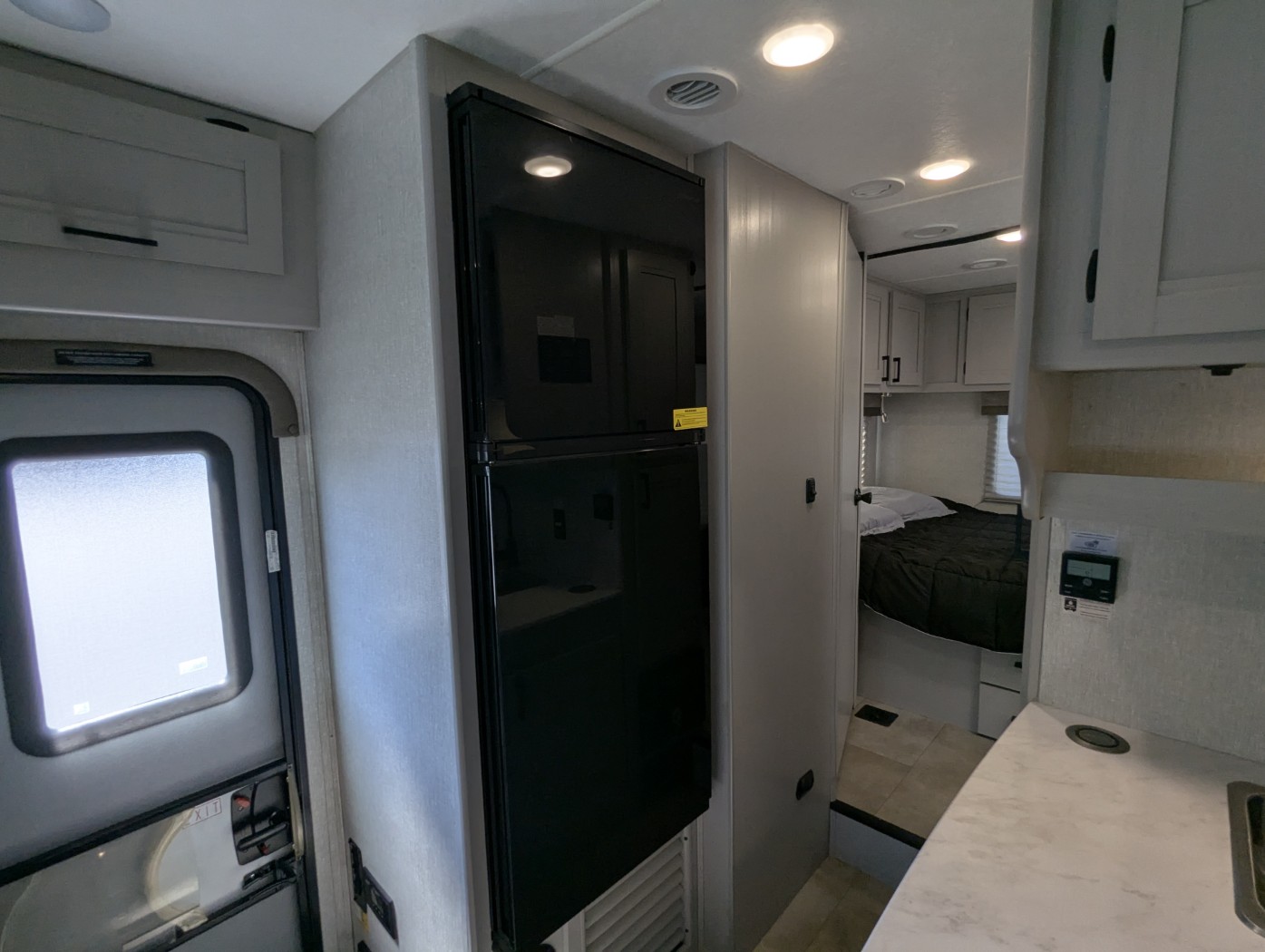 2025 Coachmen Leprechaun 260QB - Ford E-450 - Image 17