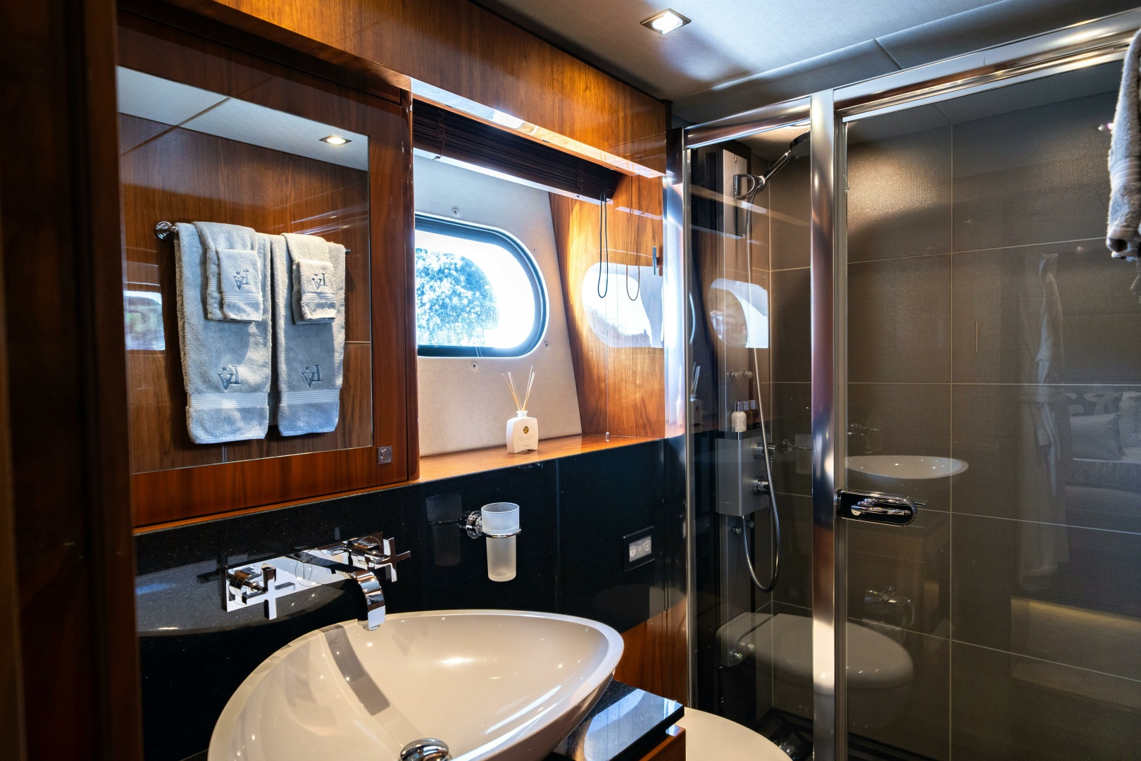 2014 Sunseeker Sunseeker 115 Sport Yacht - Image 23