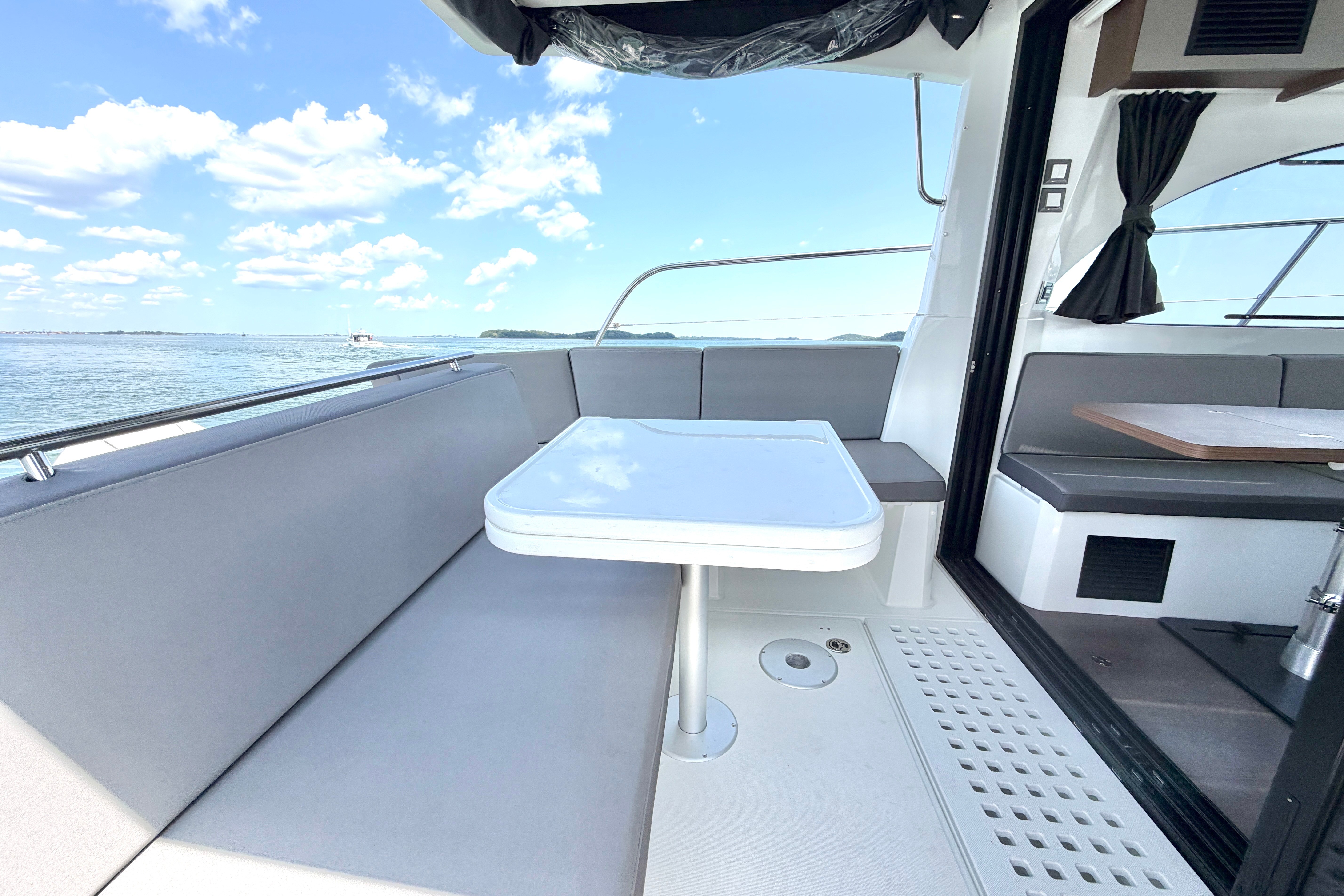 2023 Beneteau Antares 11 OB - Image 26