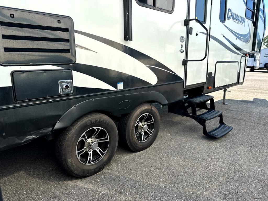 2018 PRIME TIME CRUSADER 30BH - Image 6