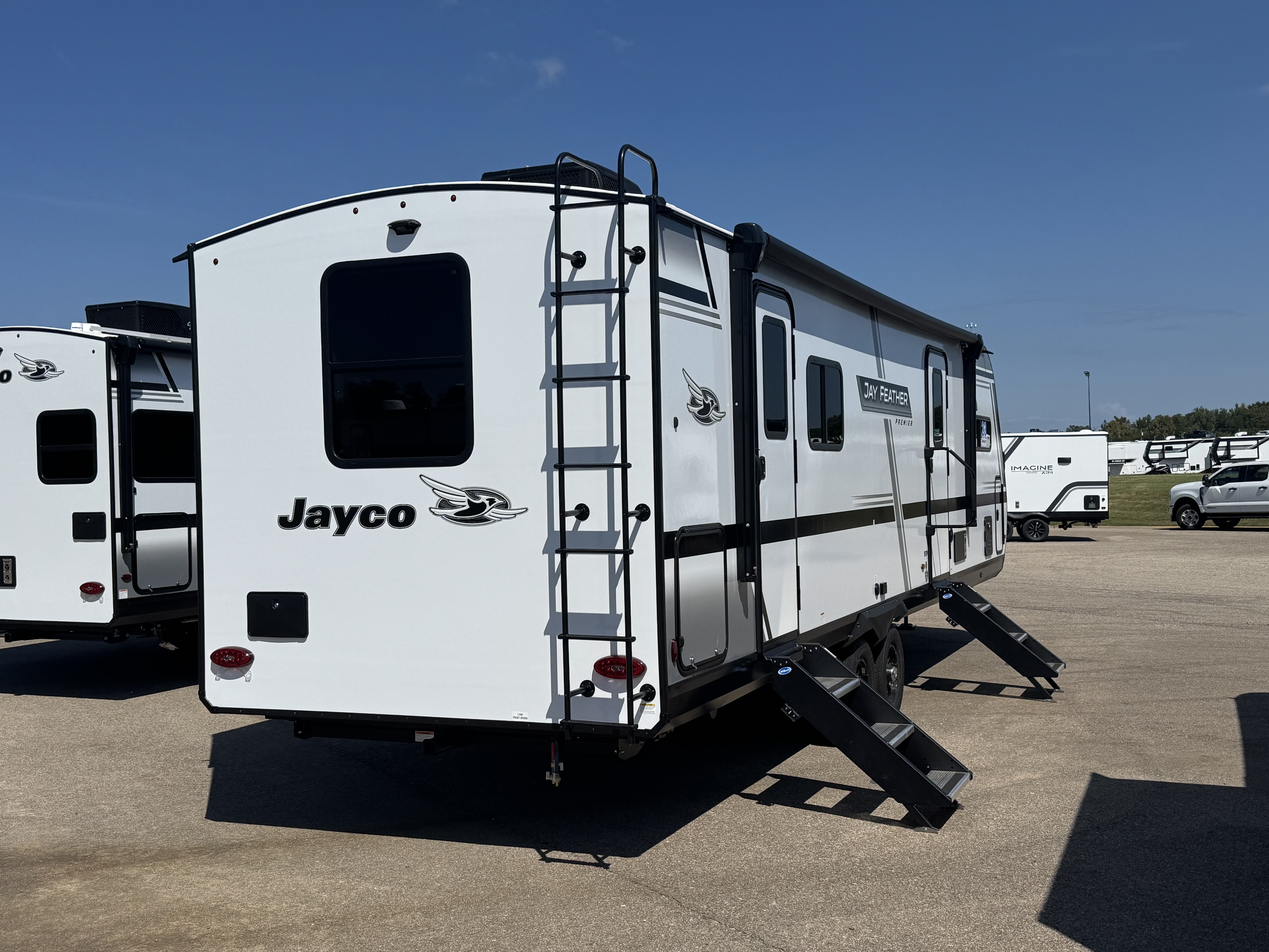 2027 JAYCO JAY FEATHER 26FK - Image 5
