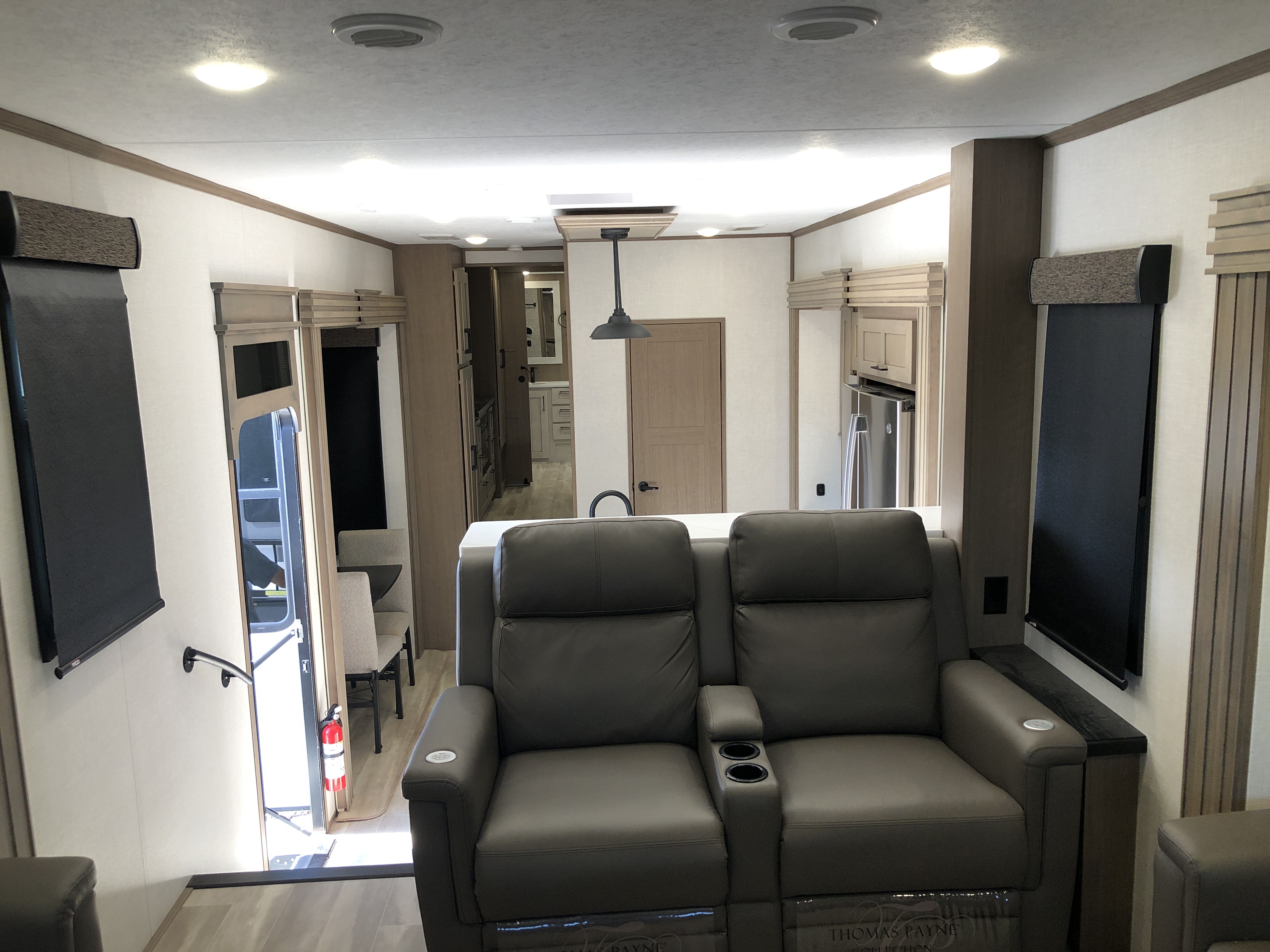 2024 KZ RV Durango Gold G386FLF - Image 17