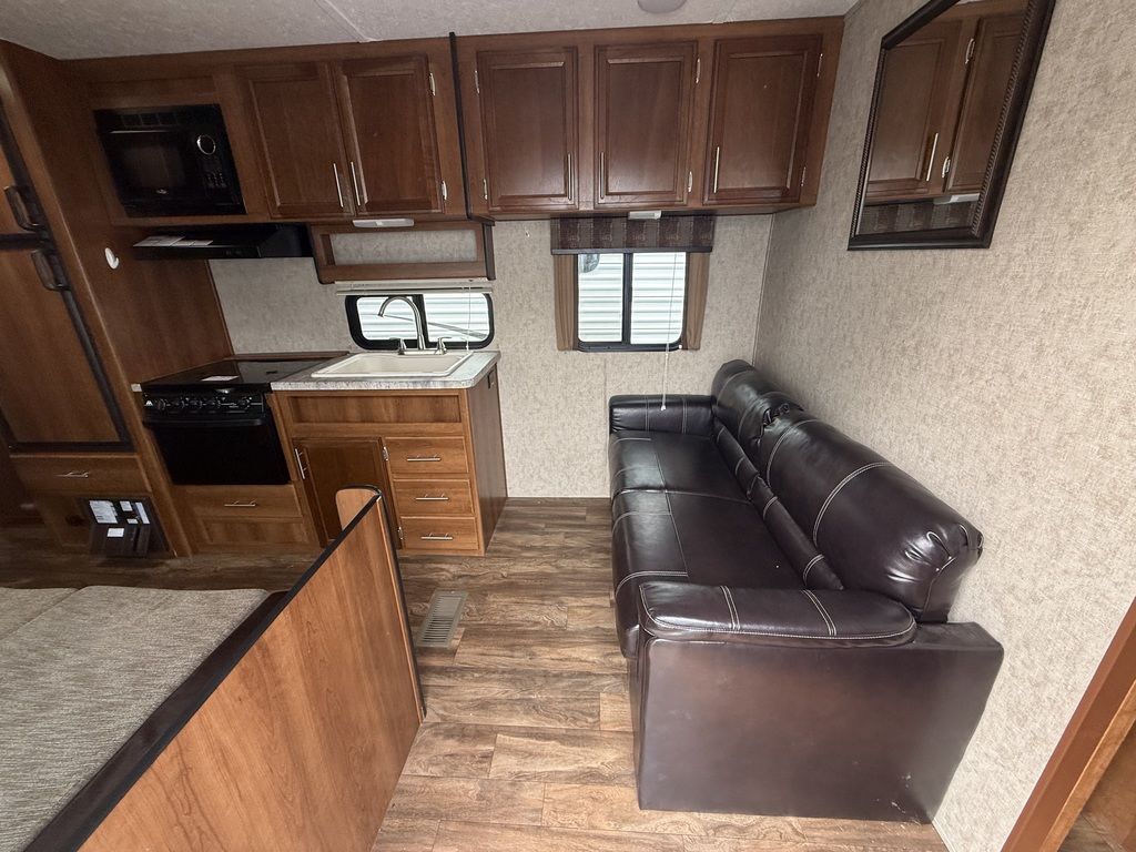 2017 Avenger Avenger 26bh - Image 3