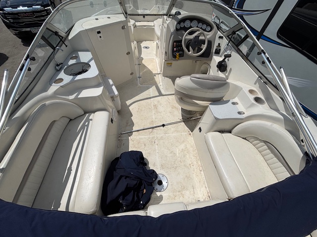 2004 STINGRAY 220DR - Image 13