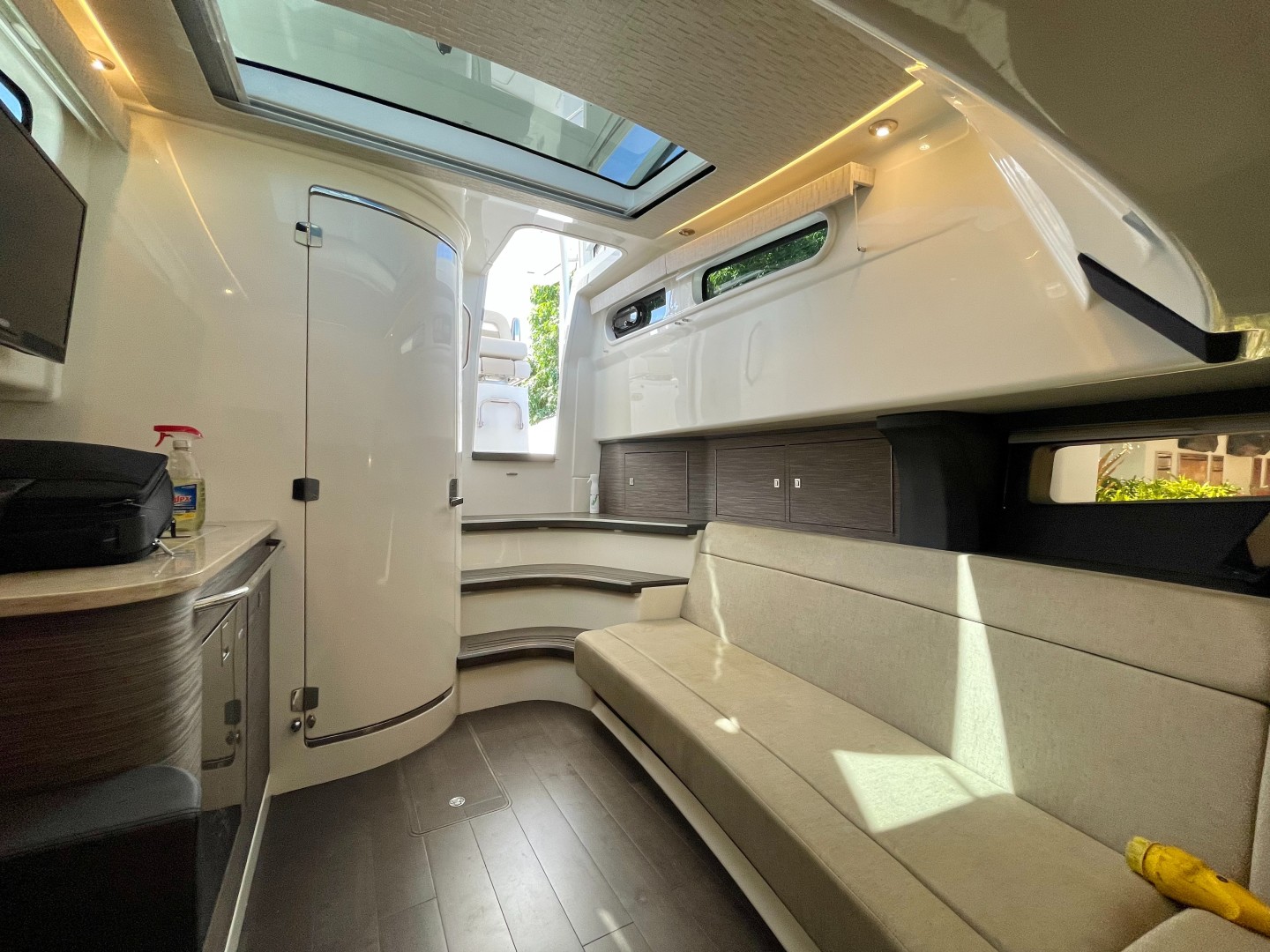 2016 Boston Whaler 420 Outrage - Image 15