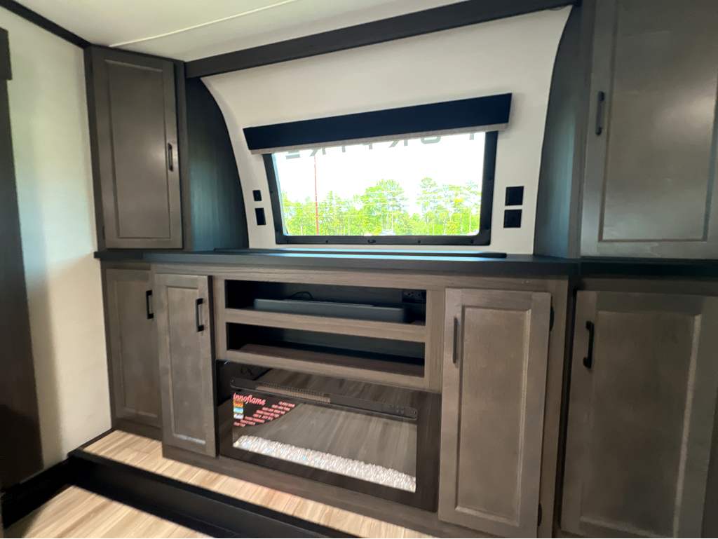 2026 VENTURE RV SPORTTREK 365VFL - Image 7