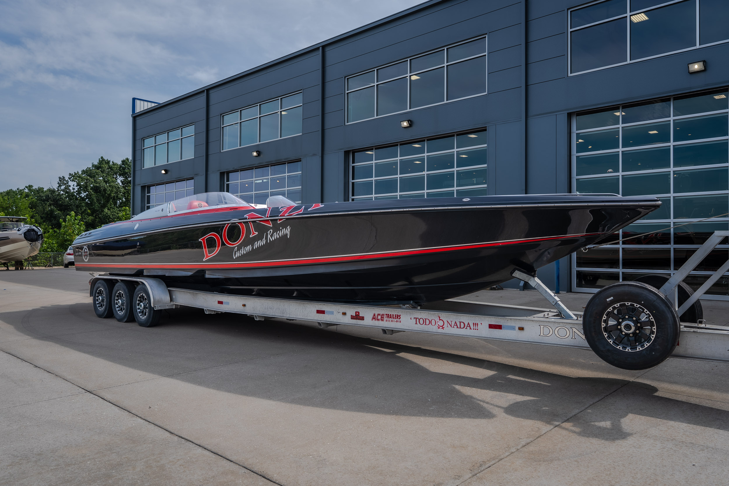 2009 Donzi 38 ZRC - Image 2