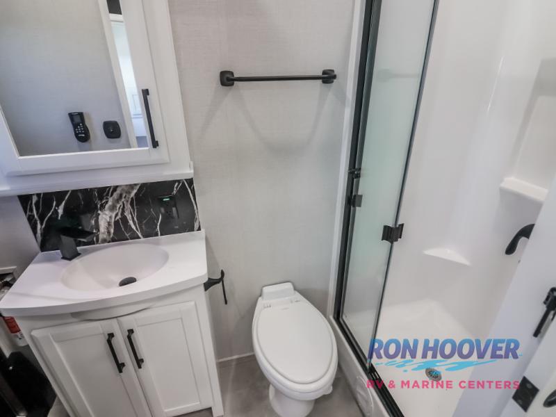 2025 FOREST RIVER 44DBL - Image 17