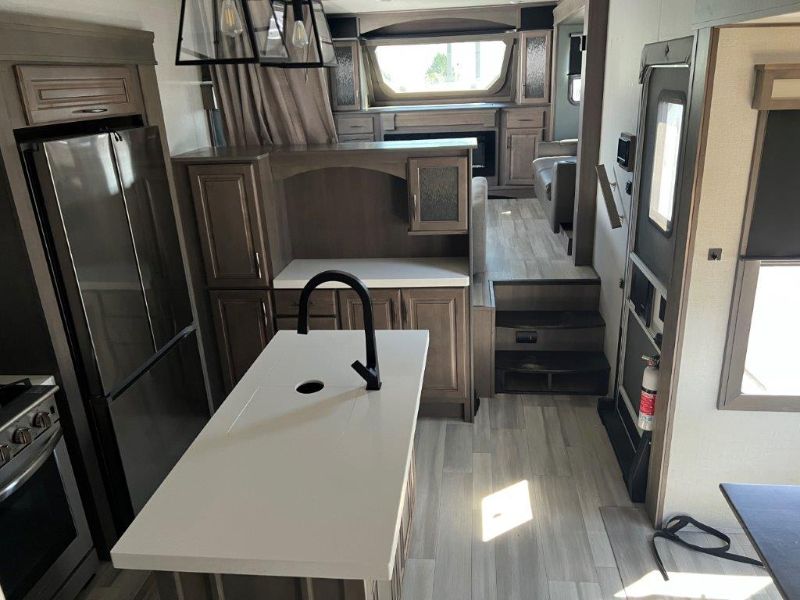 2023 Grand Design Solitude 380FL - Image 15